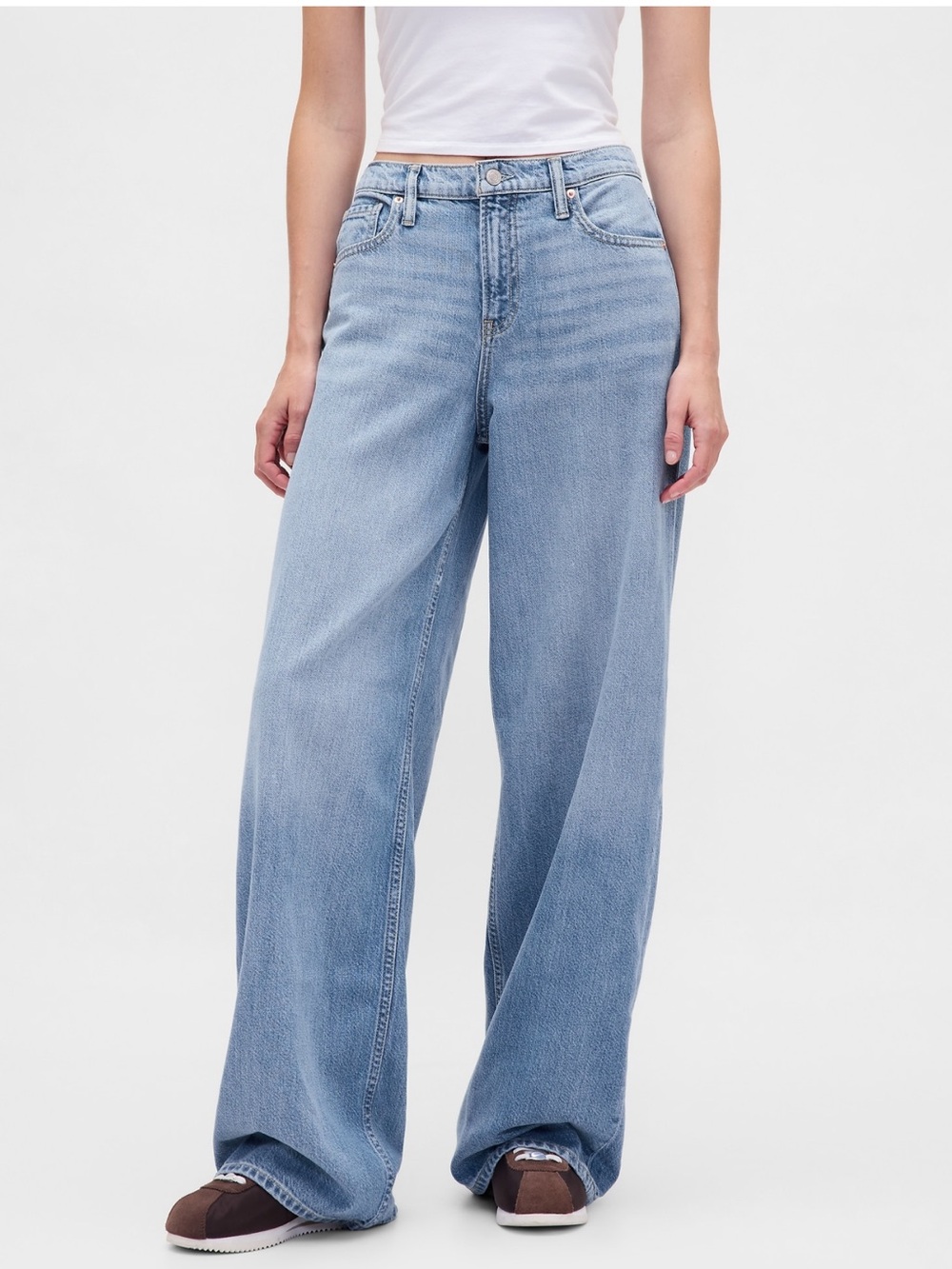 Like new! GAP Wide Leg Mid Rise Ultra Baggy Soft denim jeans 31 light indigo